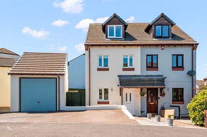3 Bedroom Semi-Detached House For Sale In Oakwood Close, Dartmouth, TQ6