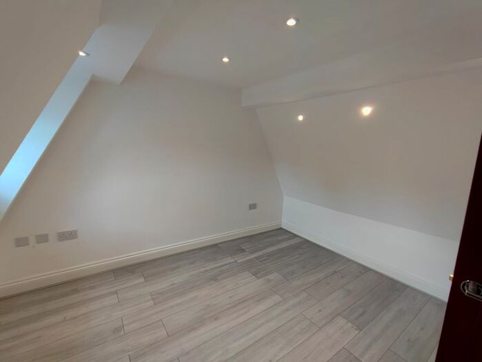 1 Bedroom Flat To Rent In Chapel Street, Billericay, CM12
