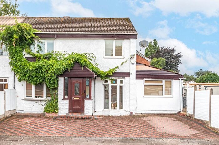 4 Bedroom Semi-Detached House To Rent In Hawkesley Drive, Birmingham, West Midlands, B31