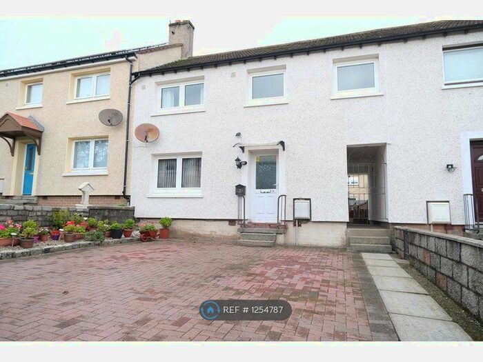 3 Bedroom Terraced House To Rent In Heathryfold Drive, Aberdeen AB16