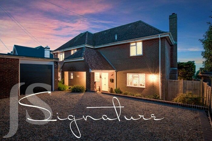 4 Bedroom Detached House To Rent In Furze Road, Worthing, BN13