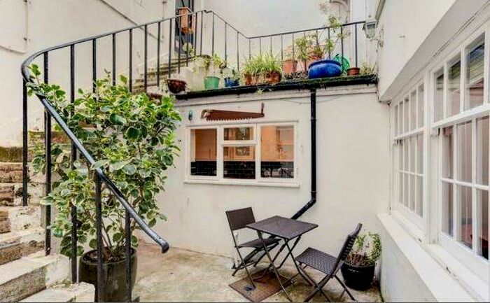 1 Bedroom Flat To Rent In Rock Grove, Brighton, BN2