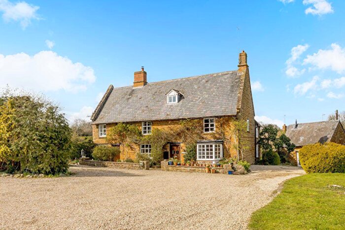 5 Bedroom Detached House For Sale In Banbury Road, Banbury, OX15