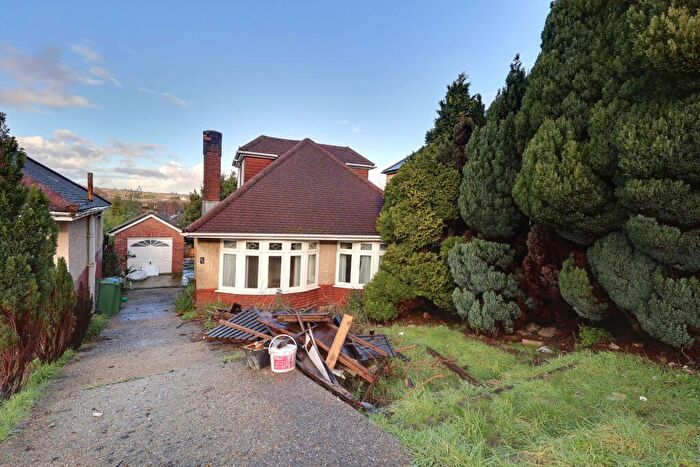 4 Bedroom Detached Bungalow For Sale In Bitterne Park, Southampton, SO18