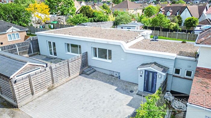 2 Bedroom Semi-Detached Bungalow For Sale In High Road, Benfleet, SS7