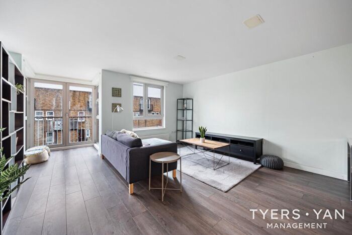 2 Bedroom Flat For Sale In Buckler Court, Eden Grove, London, N7