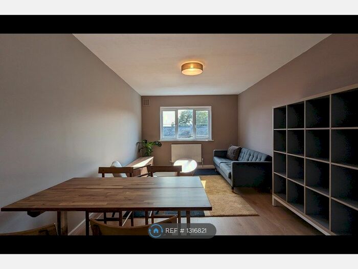 1 Bedroom Flat To Rent In Clapham Common, London, SW4