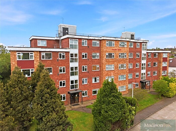 2 Bedroom Flat For Sale In Durham Avenue, Woodford Green, IG8