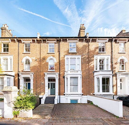 2 Bedroom Flat To Rent In Hammersmith Grove, Brackenbury Village, London, W6