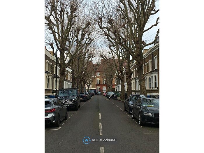 2 Bedroom Flat To Rent In Faunce Street, London, SE17