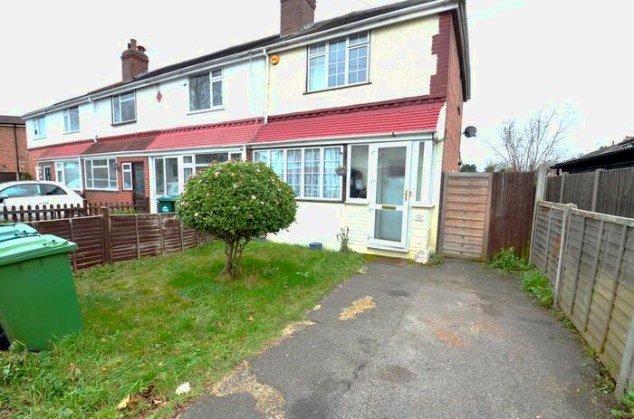 3 Bedroom End Of Terrace House To Rent In Fenton Avenue, Staines TW18