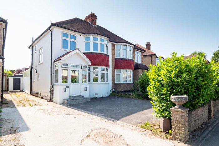 3 Bedroom Detached House To Rent In Malden Road, Cheam, Sutton, SM3