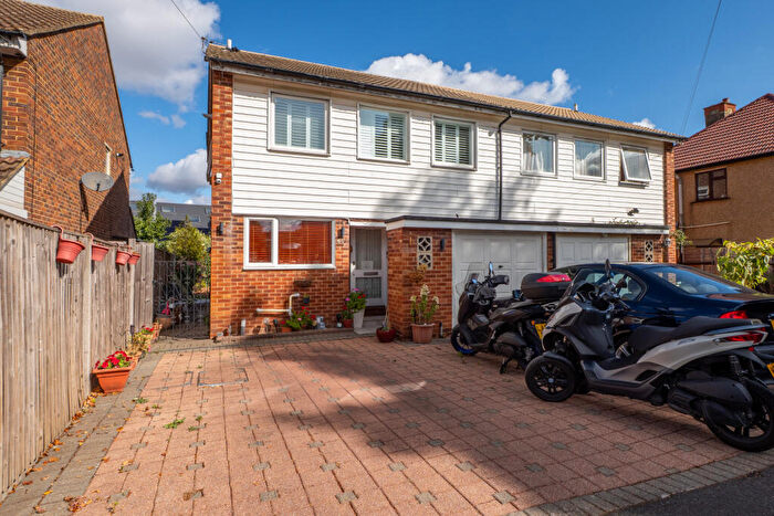 4 Bedroom Semi Detached House For Sale In St. Albans Road, Cheam, Sutton, SM1
