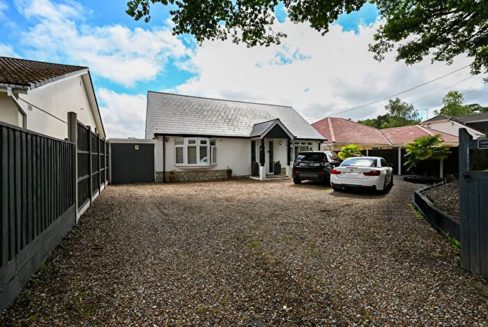 3 Bedroom Chalet For Sale In Sandy Lane, Ashley Heath, Ringwood, BH24