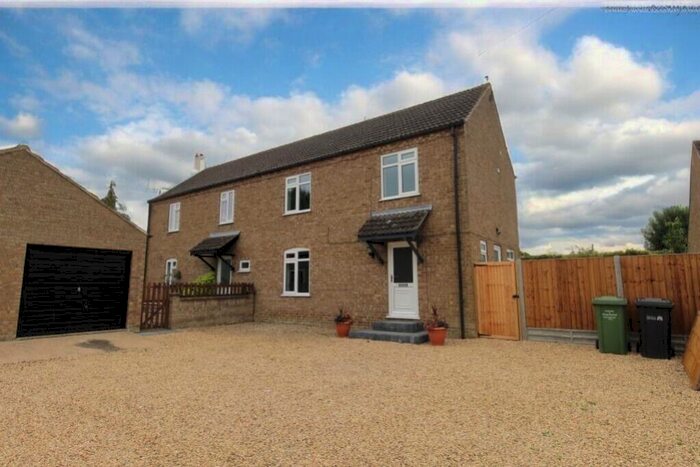 3 Bedroom Semi-Detached House To Rent In Methwold, Norfolk, IP26
