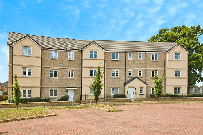 2 Bedroom Flat For Sale In Raven Court, Houndstone, Yeovil, BA22