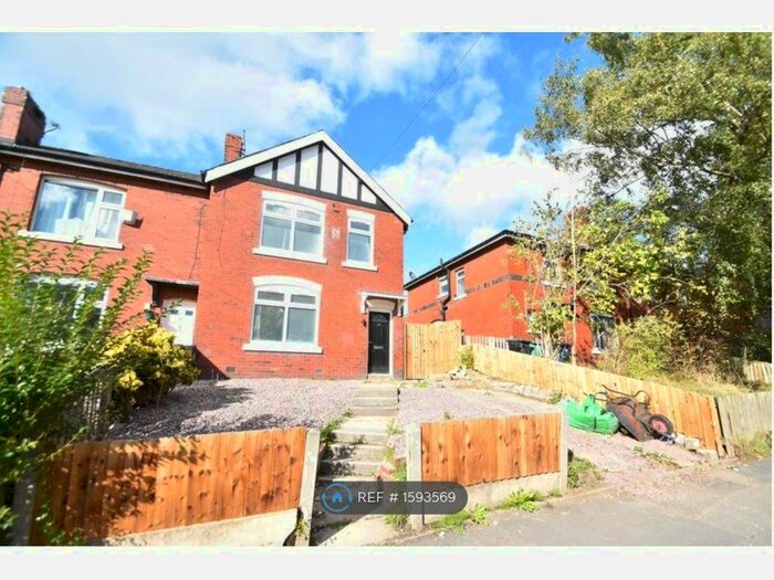 3 Bedroom End Of Terrace House To Rent In Thrush Drive, Bury, BL9