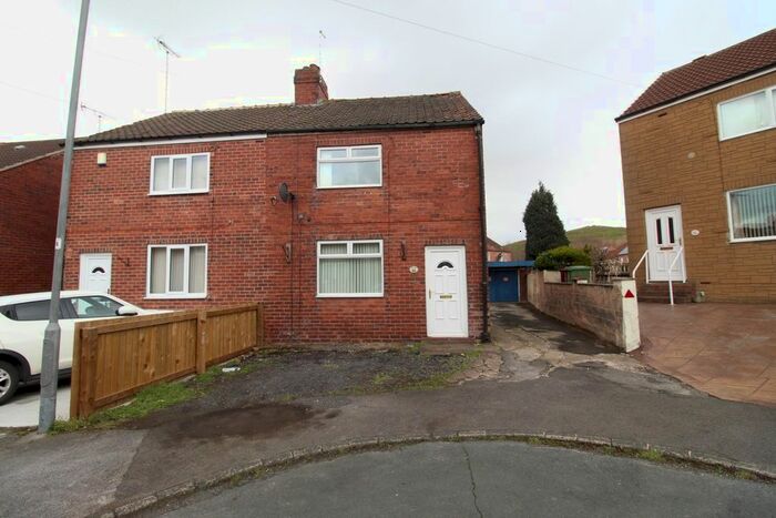 3 Bedroom Semi-Detached House To Rent In Kingsway, Pontefract, WF8
