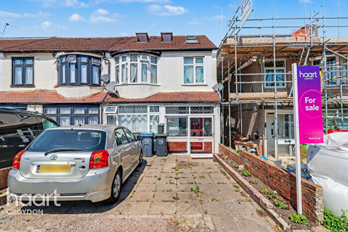 4 Bedroom End Of Terrace House For Sale In Stafford Road, Croydon, CR0