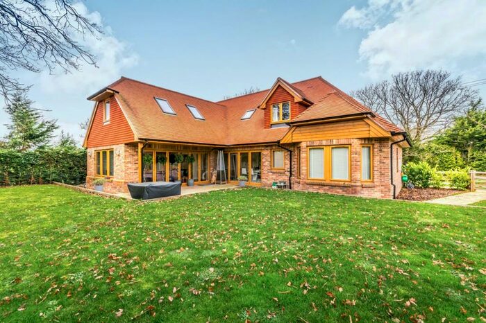 5 Bedroom Detached House To Rent In Coneyhurst, Billingshurst, RH14