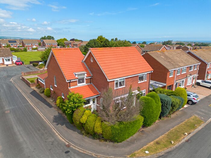 5 Bedroom Detached House For Sale In Heather Drive, Whitby, YO22