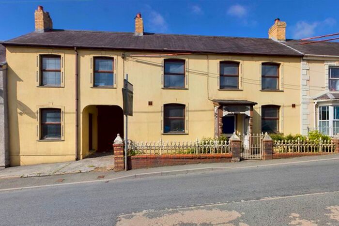 5 Bedroom Terraced House For Sale In Cynwyl Elfed, Carmarthen, SA33