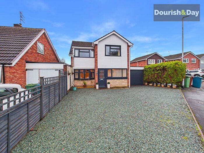 4 Bedroom Detached House For Sale In Darnford Close, Parkside, Stafford, ST16