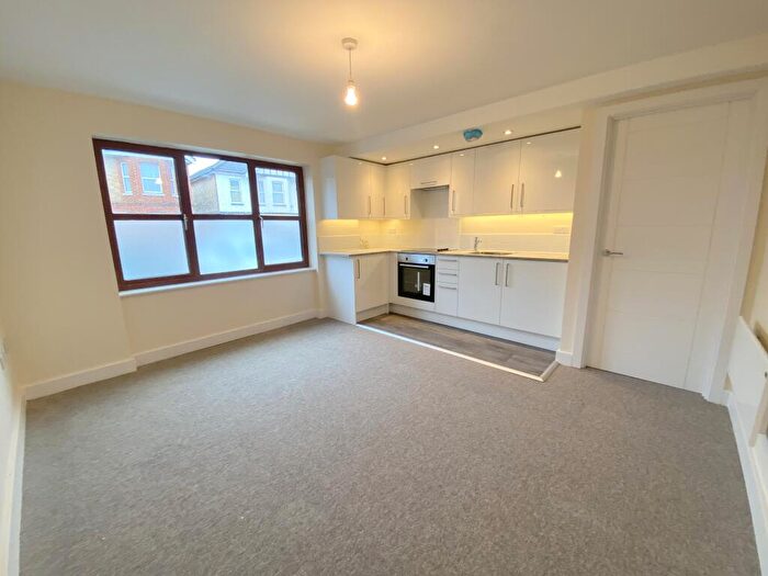 1 Bedroom Flat To Rent In Abbott Road, Bournemouth, Dorset, BH9