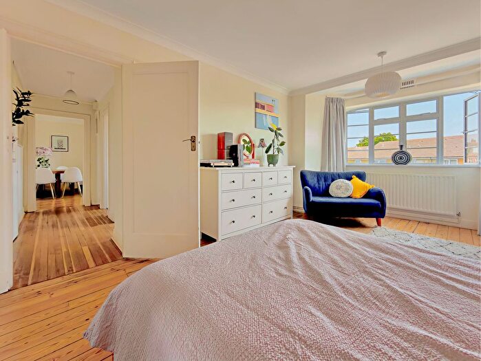 1 Bedroom Flat For Sale In Streatham High Road, The High Streatham High Road, SW16