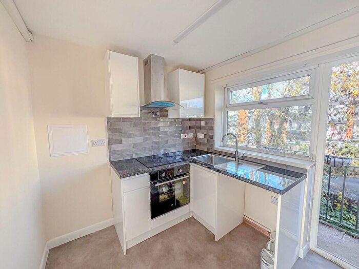 2 Bedroom Flat To Rent In Newton Gardens, Birmingham, B43