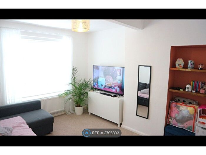 3 Bedroom Terraced House To Rent In Sedgebrook Road, London, SE3