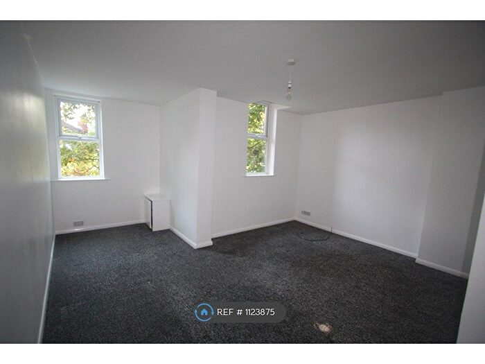 2 Bedroom Flat To Rent In Cearns Road, Prenton, CH43