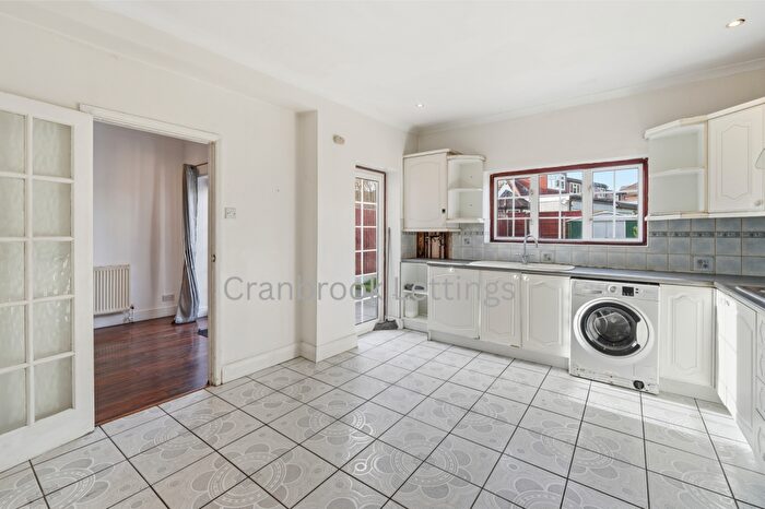 5 Bedroom Semi Detached House For Sale In Belvedere Avenue, Clayhall, IG5