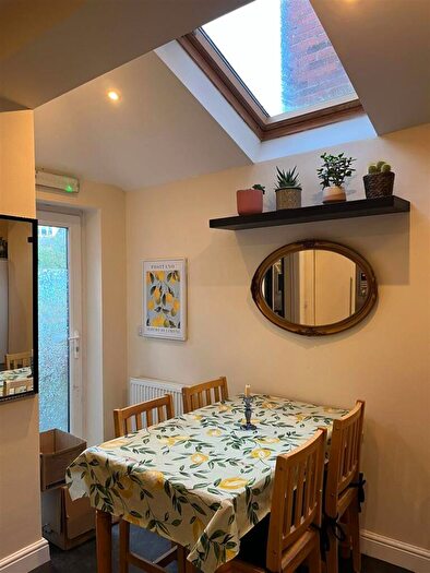 4 Bedroom Semi Detached House To Rent In A Springvale Road, Sheffield, S10