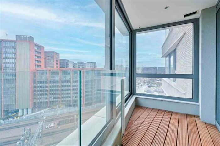 1 Bedroom Flat To Rent In The Penthouse, Onyx Apartments, Kings Cross, Camden, London, N1C