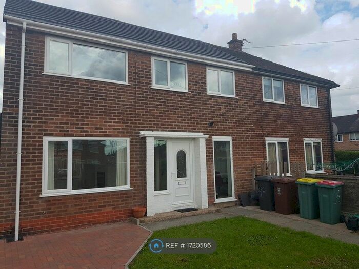 2 Bedroom End Of Terrace House To Rent In Heathfield Drive, Ribbleton, Preston, PR2
