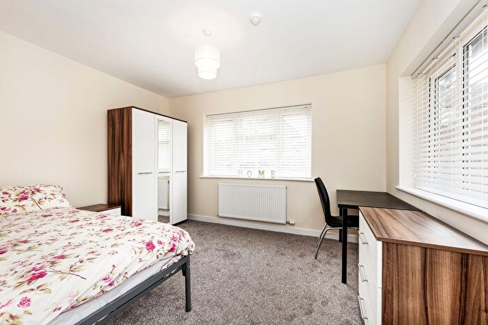 1 Bedroom Property To Rent In Waltham Avenue, Guildford, GU2