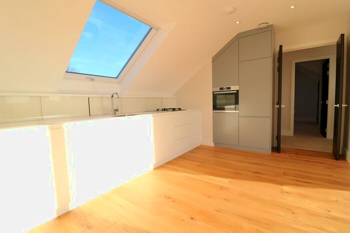 2 Bedroom Flat To Rent In Hastings Road, London, W13