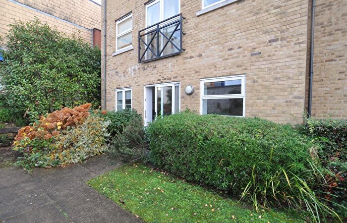 1 Bedroom Flat For Sale In Johnson Place, Walsworth Road, Hitchin, SG4