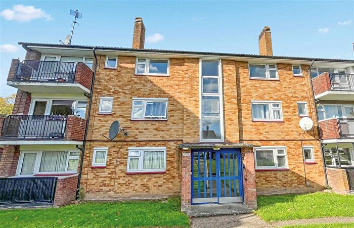 2 Bedroom Flat For Sale In Ellenborough Road, Sidcup, DA14