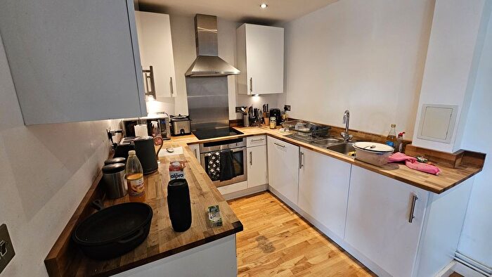 2 Bedroom Flat To Rent In Alscot Road, London, SE1