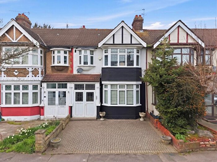 3 Bedroom Terraced House For Sale In Sunnymede Drive, Ilford, London, IG6