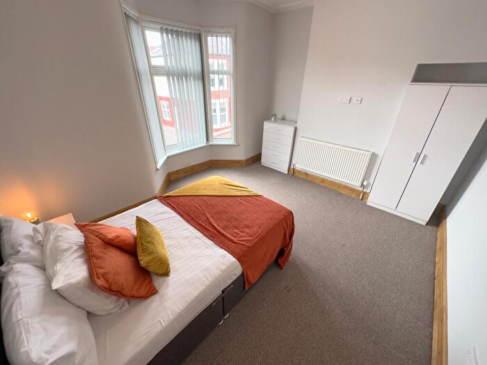 3 Bedroom House To Rent In Cameron Street, L7