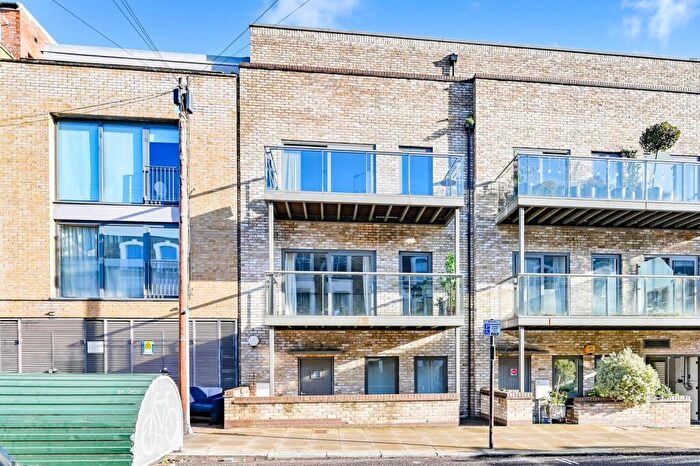 2 Bedroom Flat To Rent In Allcroft Road, Kentish Town, London, NW5