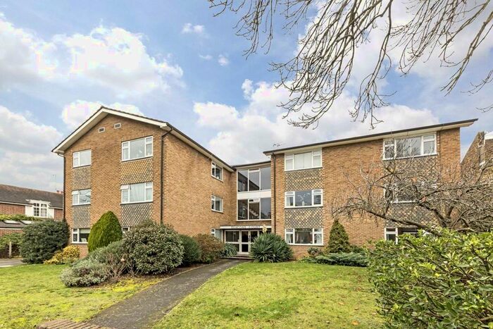 2 Bedroom Flat To Rent In Popes Grove, Twickenham, TW1