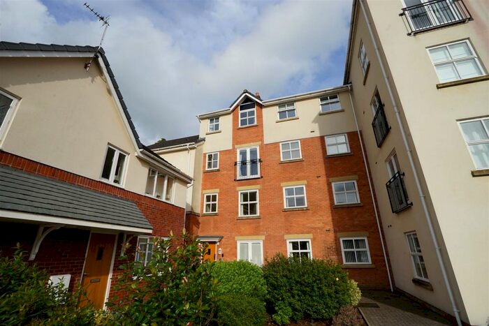 2 Bedroom Flat To Rent In Clarendon Gardens, Bromley Cross, Bolton, BL7