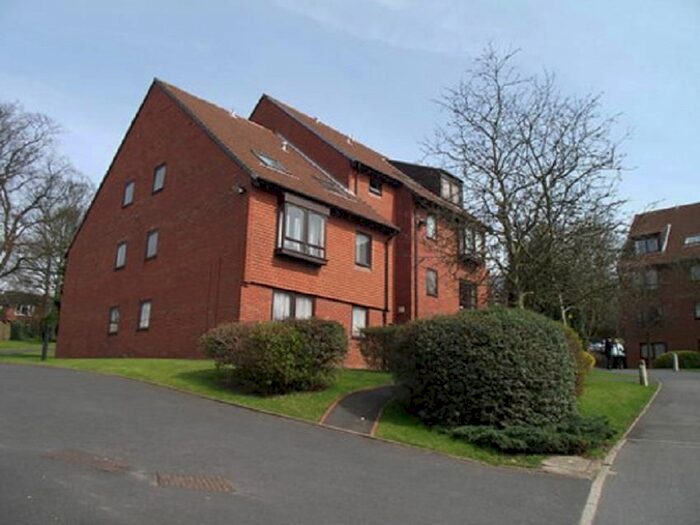 2 Bedroom Flat To Rent In Moncrieffe Close, Dudley DY2