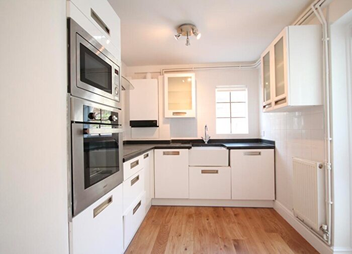 1 Bedroom Flat To Rent In Allcroft Road, Kentish Town, NW5