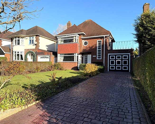 3 Bedroom Detached House For Sale In Longford Road, Cannock, WS11