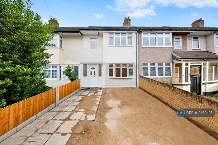 4 Bedroom Terraced House To Rent In Western Avenue, Dagenham, RM10